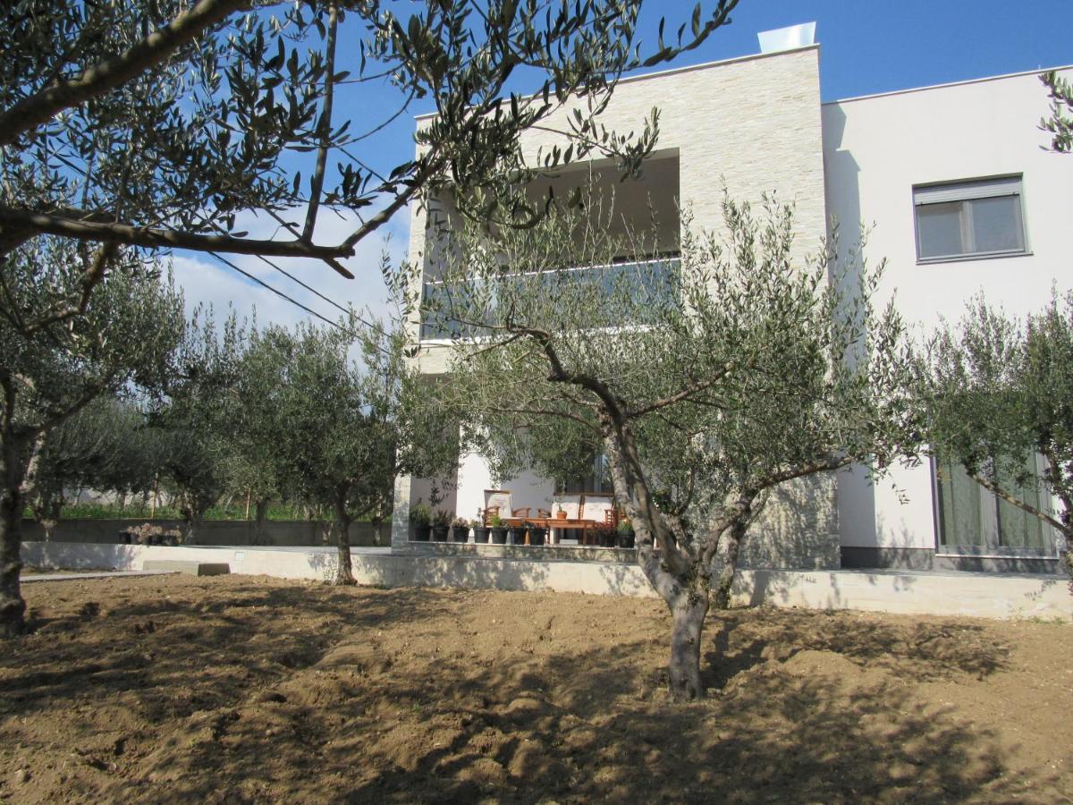 Olives Garden Apartment Trogir Bagian luar foto